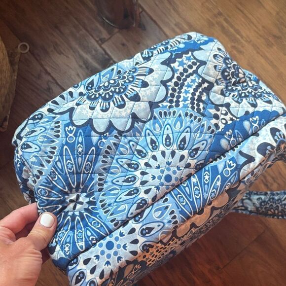 Vera Bradley Blue and White Floral Backpack - Picture 3 of 12